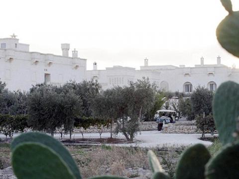 Vợ chồng Jessica Biel bán ảnh cưới 6,3 tỉ đồng