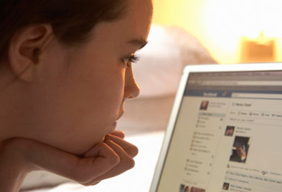 4 thói quen online làm hại tình yêu