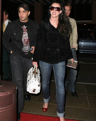 Nhà Britney Spears bị bạn trai cũ tố tội trước tòa