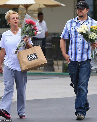 Nhà Britney Spears bị bạn trai cũ tố tội trước tòa