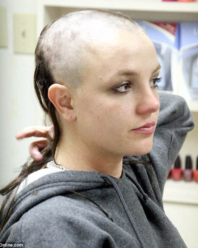 Nhà Britney Spears bị bạn trai cũ tố tội trước tòa