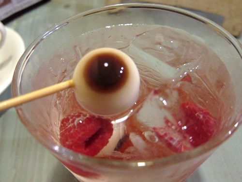 Nháºt Bản: Rợn ngưá»i vá»›i quán cà phê Halloween 13 Nhật Bản: Rợn người với quán cà phê Halloween