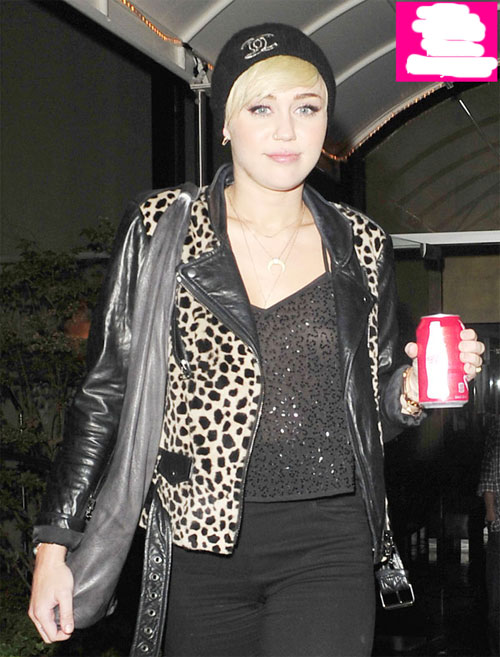 rob-bi-nghi-hen-ho-em-gai-ban-than Rob bị nghi hẹn hò em gái bạn thân