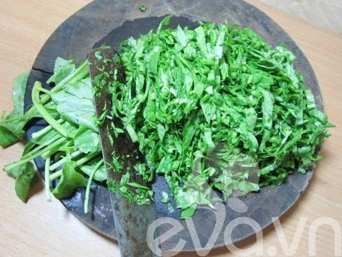 Canh cải bó xôi nấu thịt bò