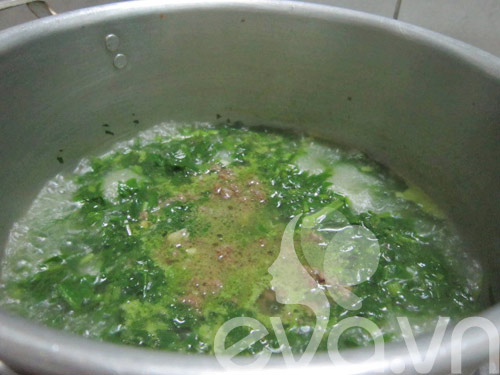 Canh cải bó xôi nấu thịt bò