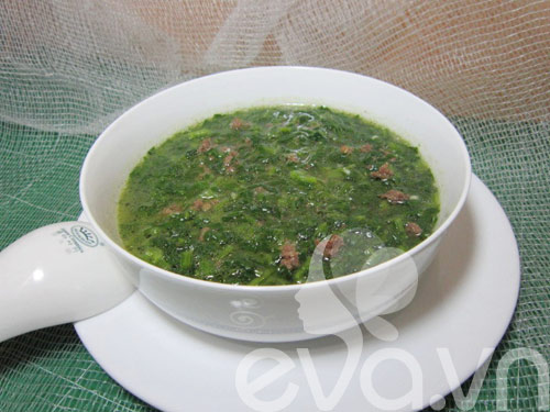 Canh cải bó xôi nấu thịt bò