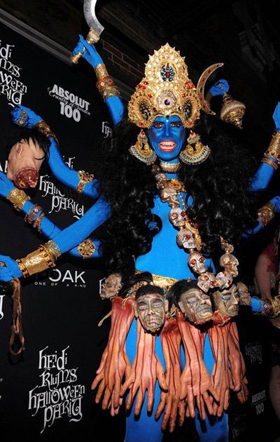 Heidi Klum kinh dị trong mùa Halloween