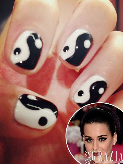 Những mẫu nail độc đáo của siêu sao