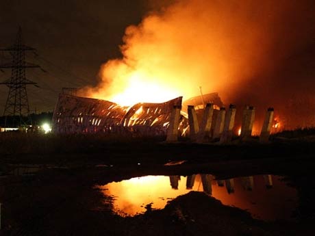 Cháy lớn chưa từng có ở St. Petersburg, Nga