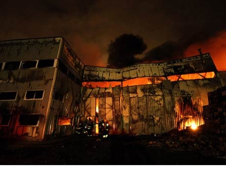 Cháy lớn chưa từng có ở St. Petersburg, Nga