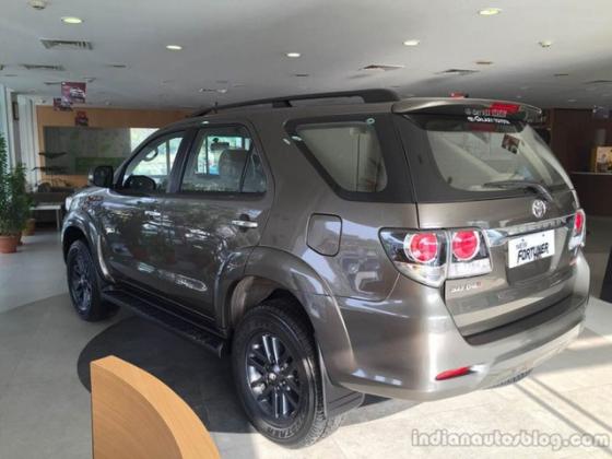 Toyota Fortuner c&oacute; th&ecirc;m phi&ecirc;n bản đắt tiền nhất