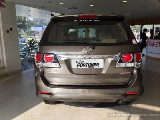Toyota Fortuner c&oacute; th&ecirc;m phi&ecirc;n bản đắt tiền nhất