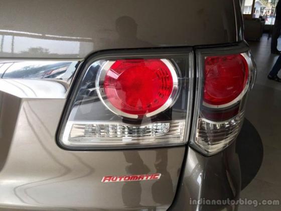 Toyota Fortuner c&oacute; th&ecirc;m phi&ecirc;n bản đắt tiền nhất