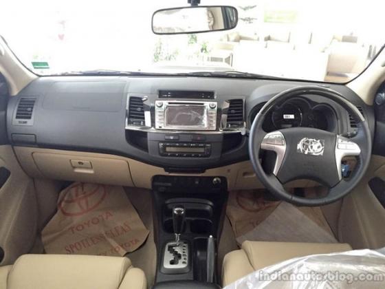 Toyota Fortuner c&oacute; th&ecirc;m phi&ecirc;n bản đắt tiền nhất