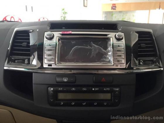 Toyota Fortuner c&oacute; th&ecirc;m phi&ecirc;n bản đắt tiền nhất