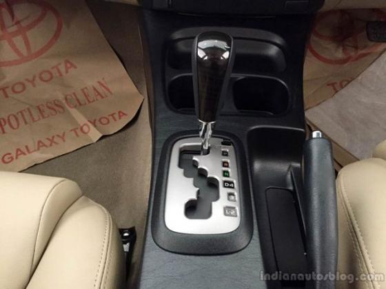 Toyota Fortuner c&oacute; th&ecirc;m phi&ecirc;n bản đắt tiền nhất