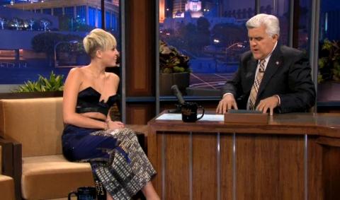 Màn cầu hôn lãng mạn của Miley Cyrus